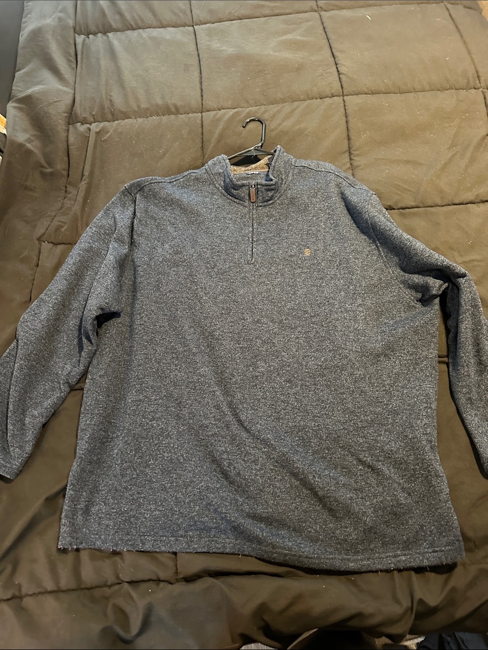 Izod Men's Heather Navy Quarter-Zip Sweater
